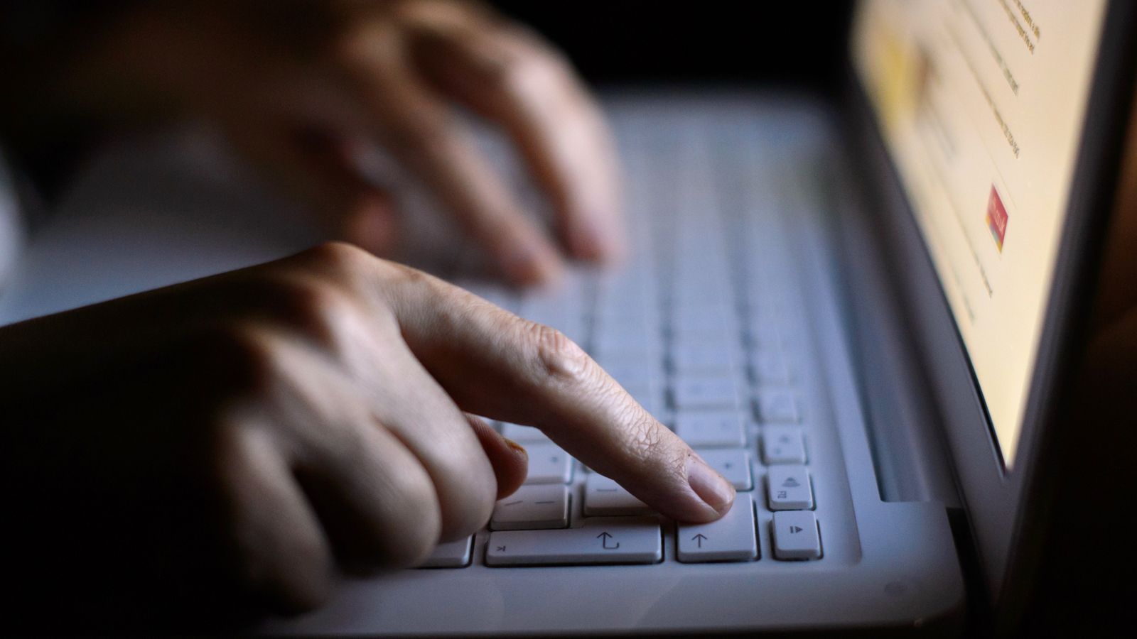 Депутатите предупреждават, че липсата на експерти по киберсигурност в Уайтхол трябва да „успокои гръбнака на правителството“