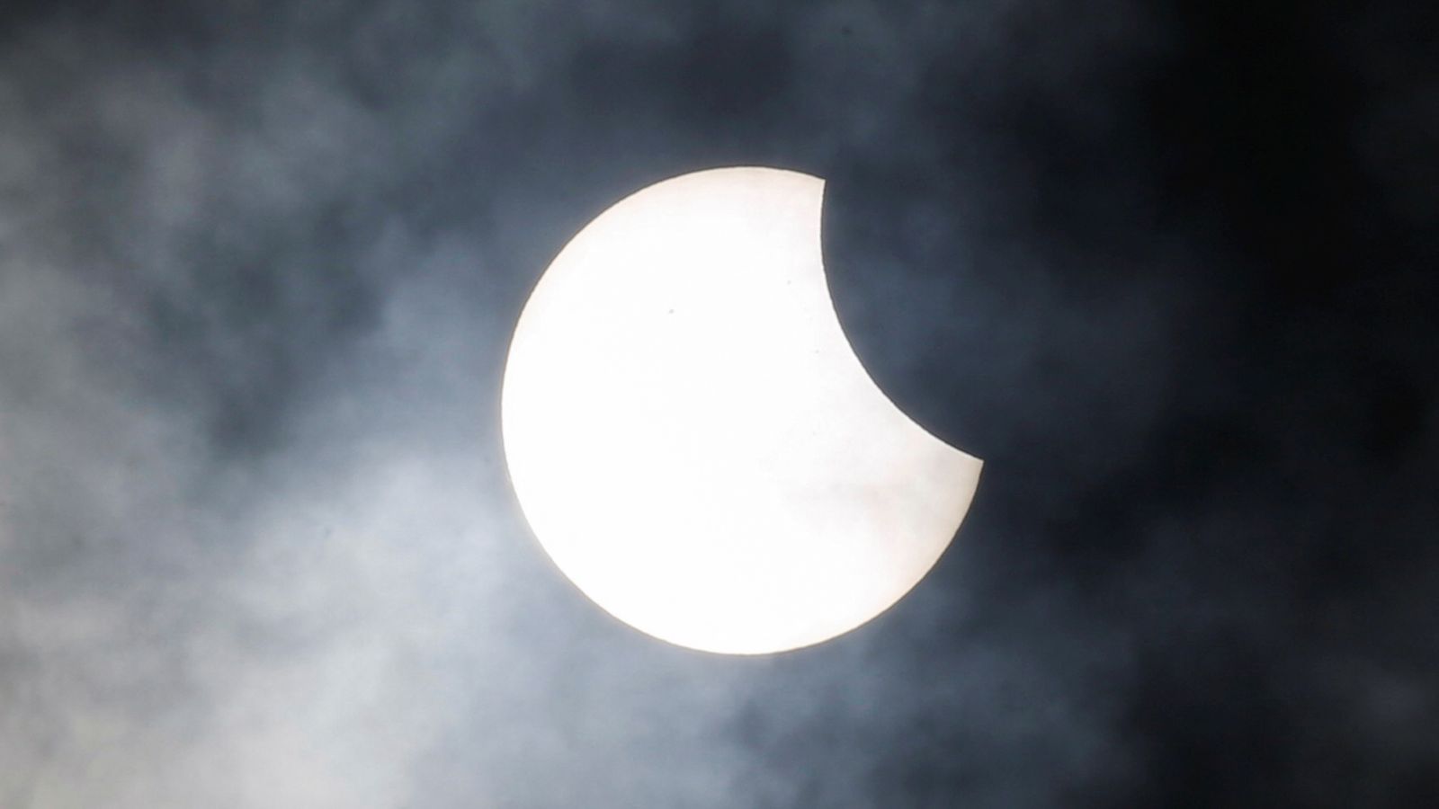 Solar eclipse: Thousands gather in Australia and Indonesia to witness ...