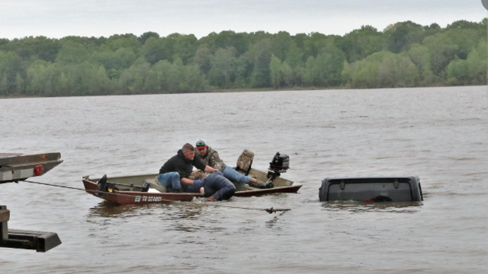 Lacking girl discovered alive in automobile submerged in Texas  lake