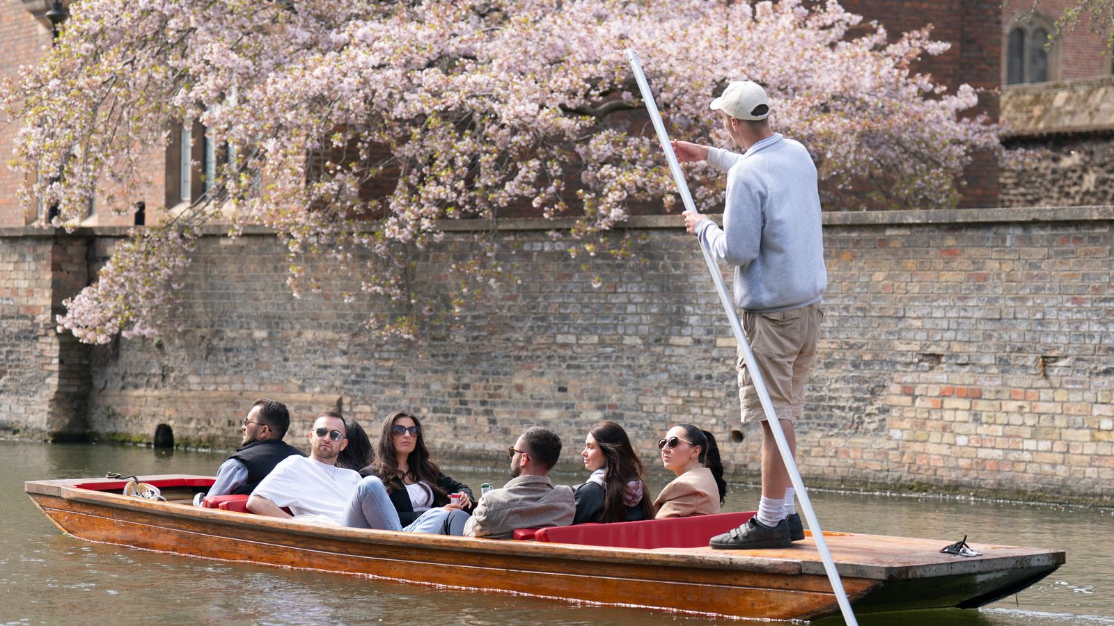 UK weather: Yellow weather warning issued after sunny Easter Sunday