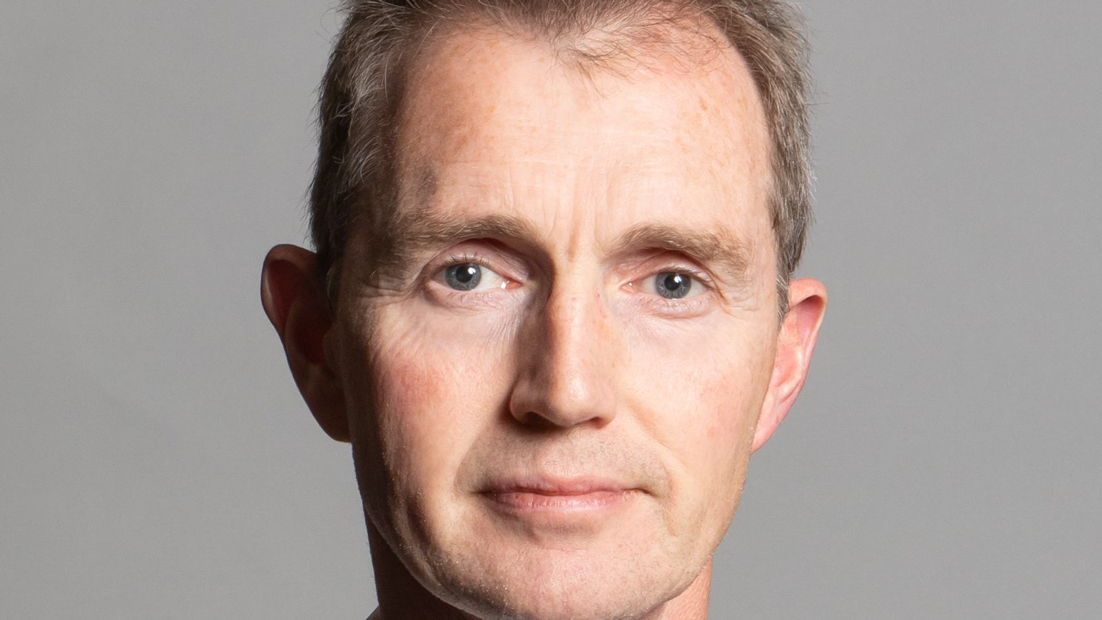 Дейвид Т. К. Дейвис: Няма по-нататъшни полицейски действия срещу листовката на сайта за пътници на секретаря на Уелс