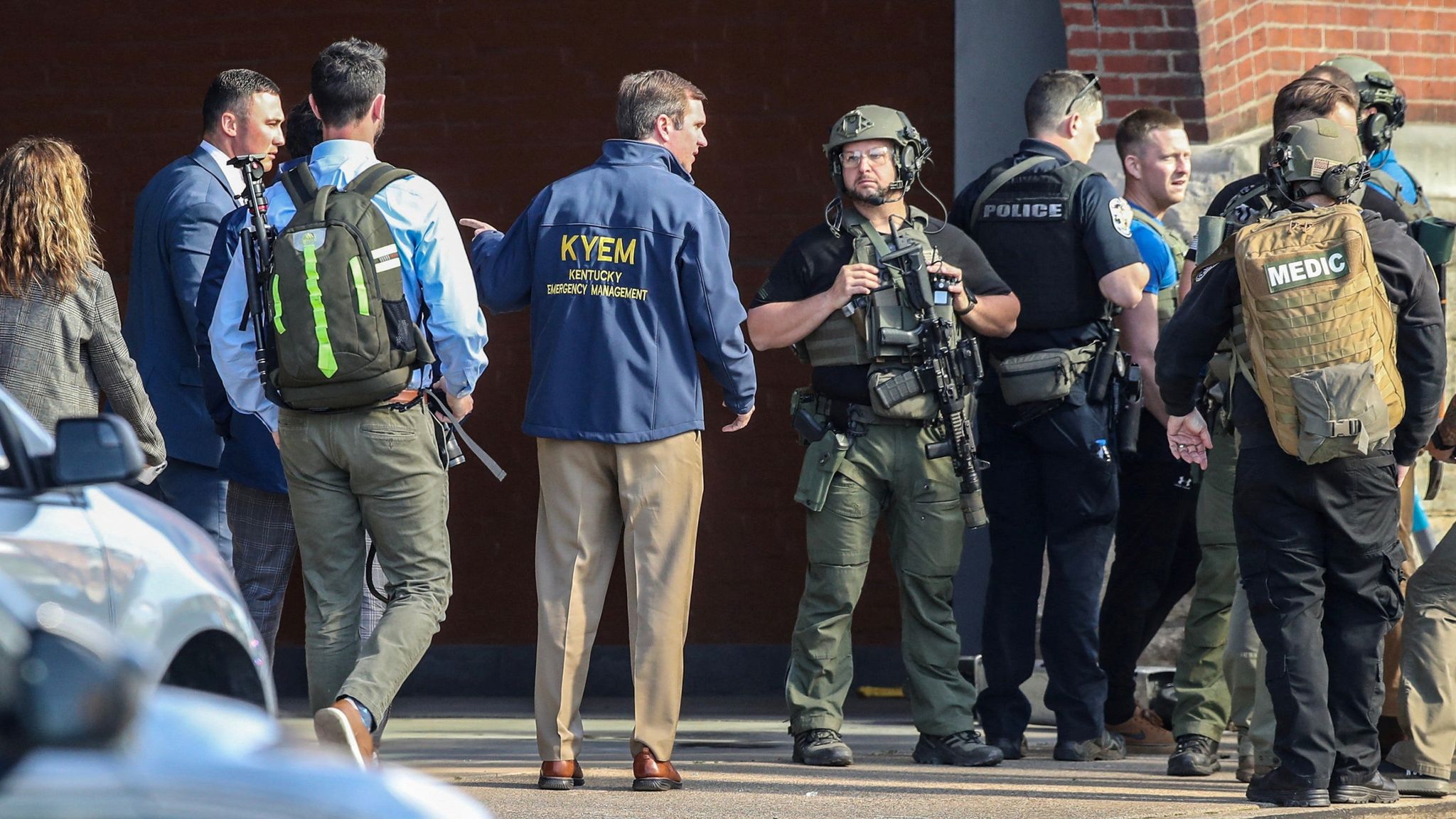 Louisville shooting Five killed in Kentucky bank shooting as police