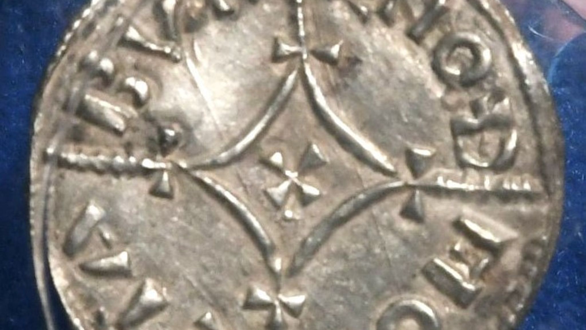 Metal detectorists plotted to sell coins of 'immense historical