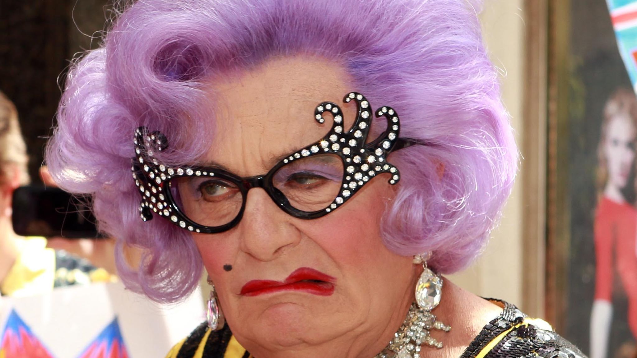 'Adieu, opossum!': Barry Humphries - de Dame Edna Everage à l'homme ...