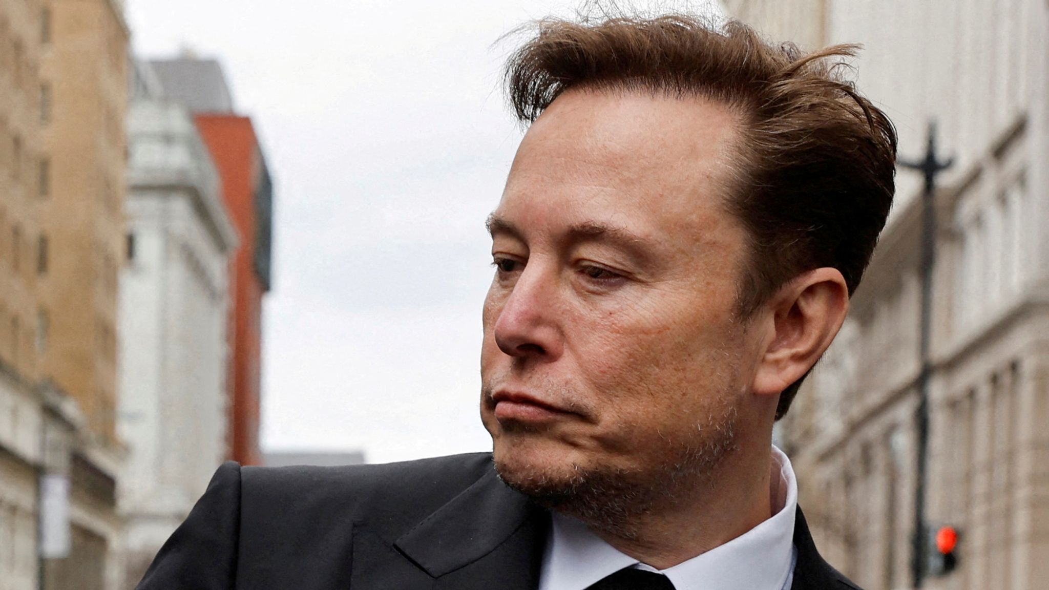 Elon Musk Threatens to Sue Microsoft After it Drops Twitter From