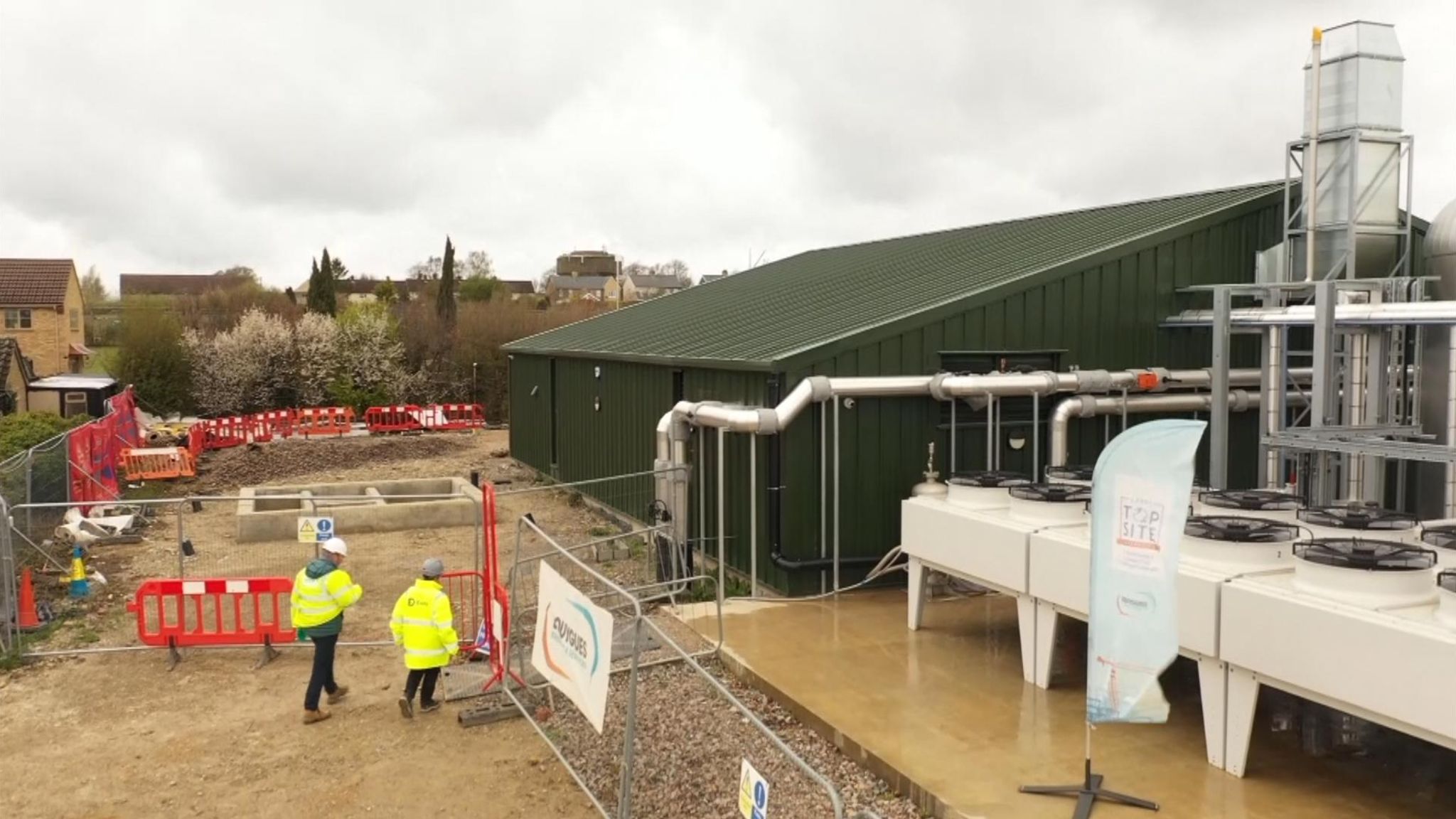 Hot water pipes could help Britons kick gas boilers as the UK looks