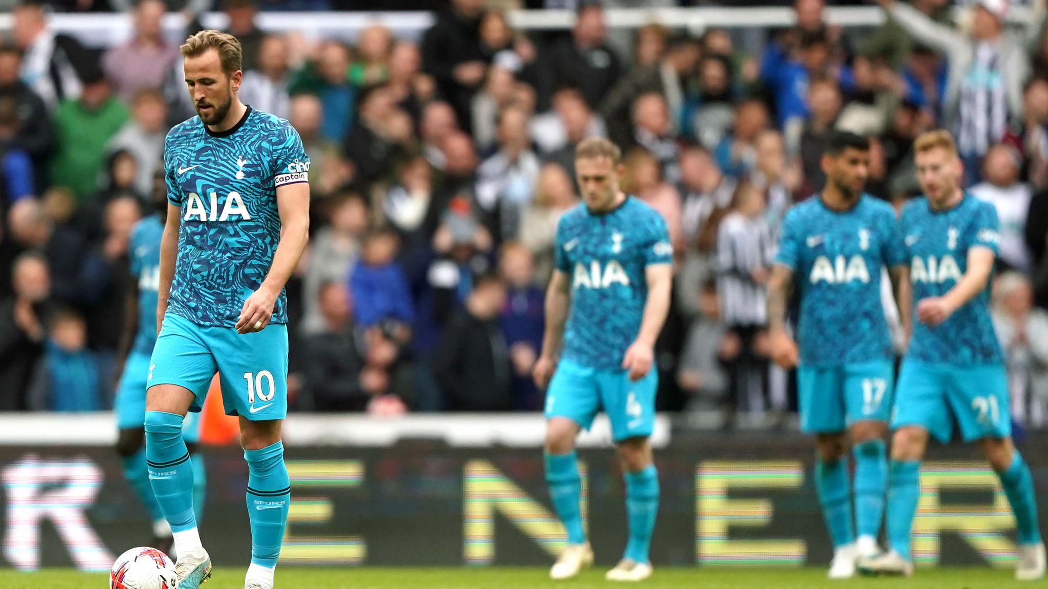 Tottenham players to reimburse fans after 'wholly unacceptable' performance  in 6-1 defeat to Newcastle | UK News | Sky News