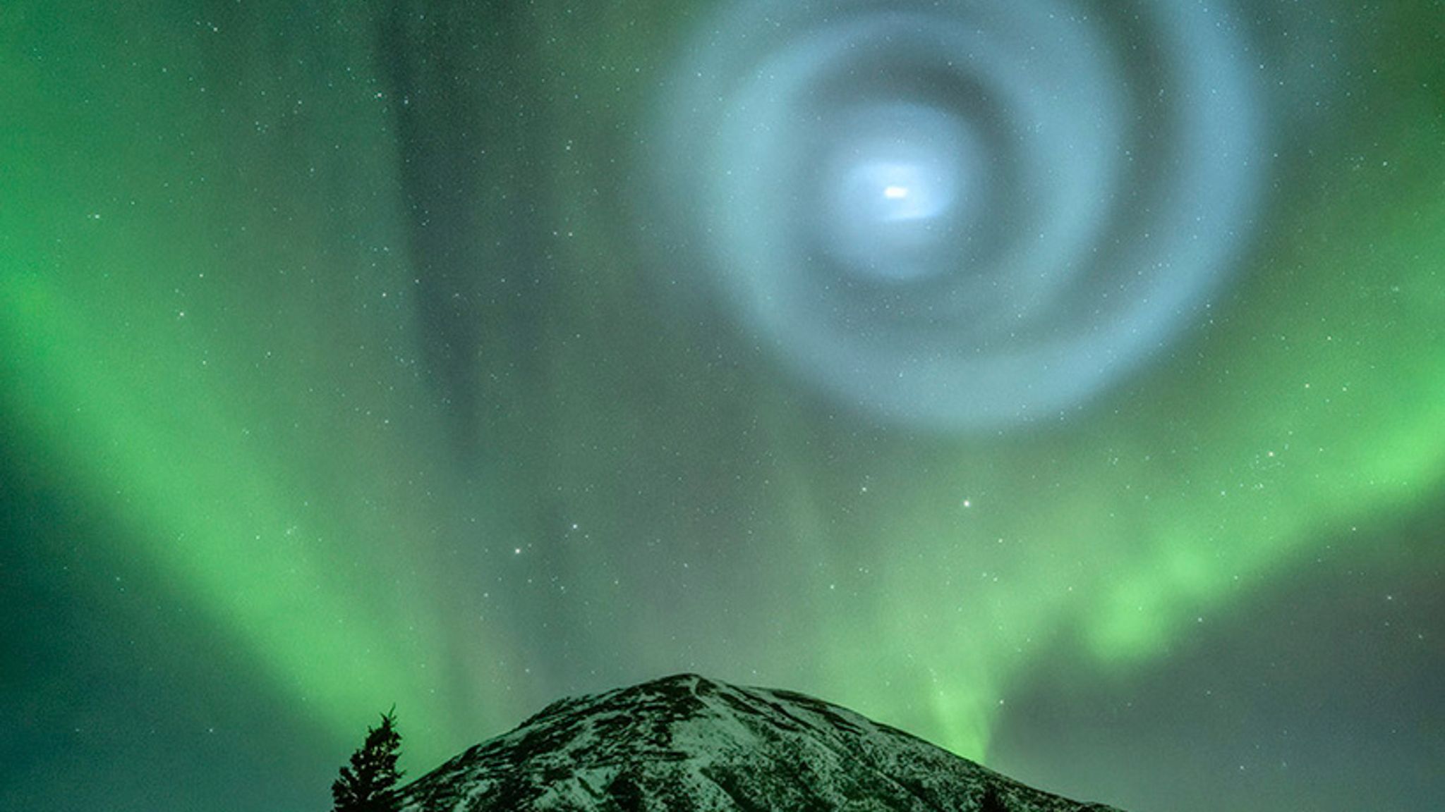 Rare baby blue spiral in Alaska skies leaves Northern Lights ...