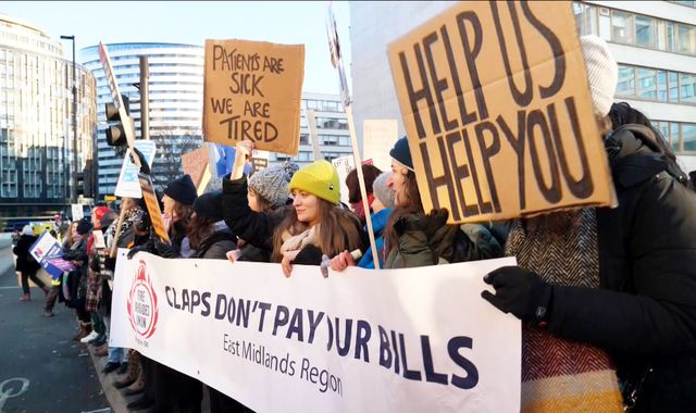 Nurses' decision to hold out for double-digit pay rise 'curious and confusing',... - Vimarsana News
