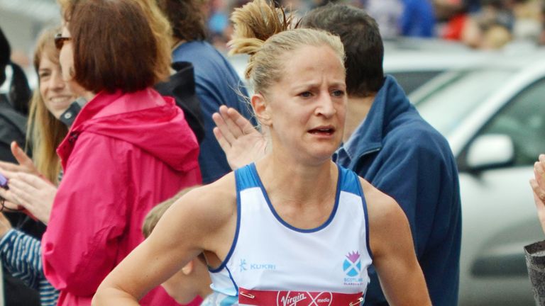 Joasia  Zakrzewski running the women&#39;s marathon at the Glasgow Commonwealth Games 2014