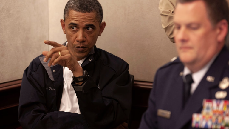 Mr Obama with Air Force Brigadier General Brad Webb in the anteroom. Pic: Obama Presidential Library 