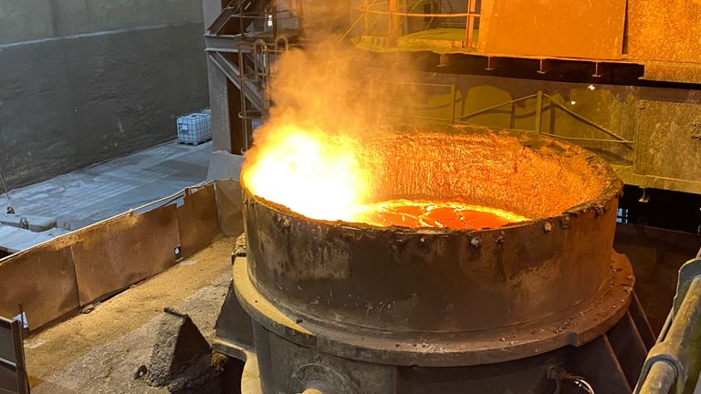 Molten steel ladle