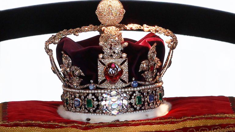 The Imperial State Crown which contains the Cullinan II diamond