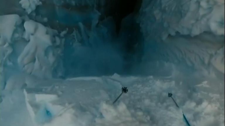 Skier nearly falls into glacier

