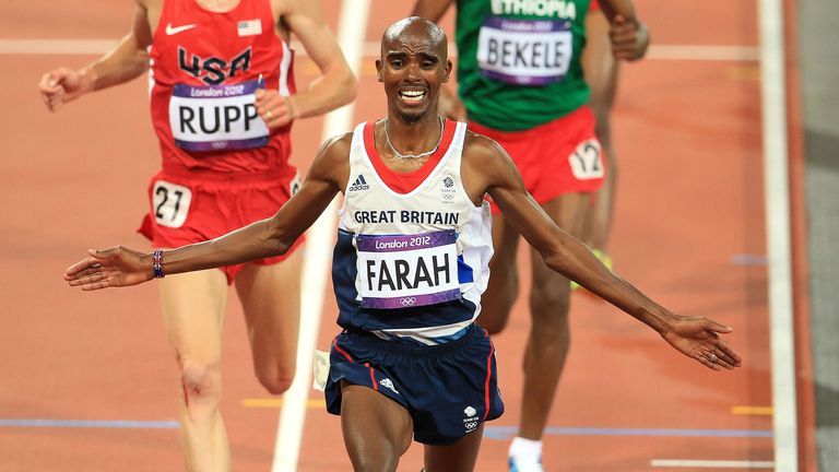Farah wins the men&#39;s 10,000m final  on Super Sunday at the 2012 London Olympics