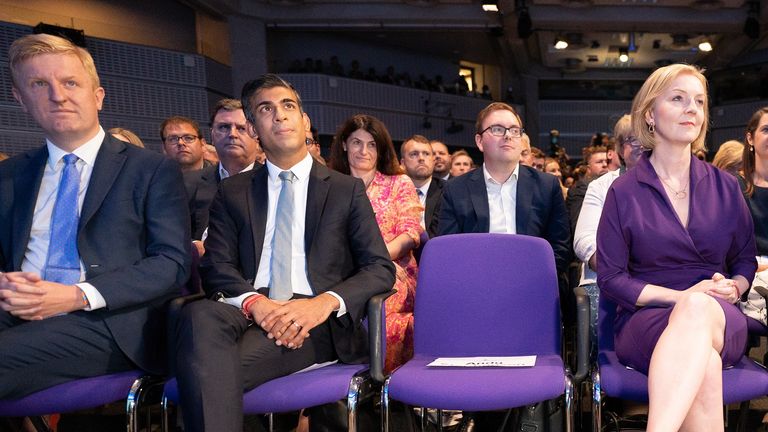 Oliver Dowden sat beside Rishi Sunak as he lost the leadership race to Liz Truss. 