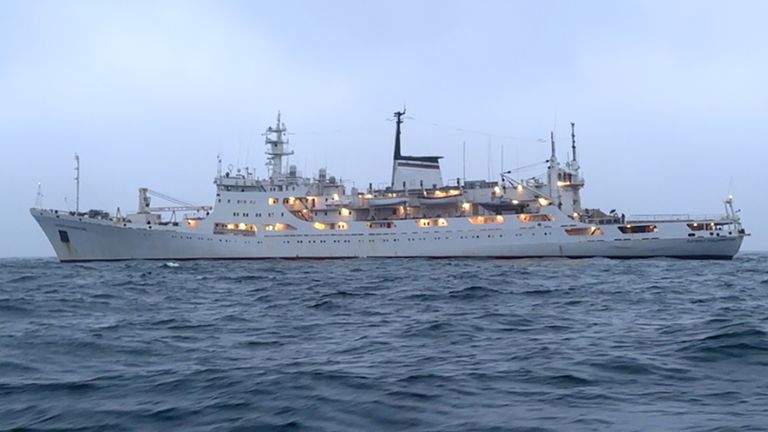 Amiral Vladimirsky, resmi olarak bir okyanus araştırma gemisi olarak sınıflandırıldı.  Resim: Morten Kruger/DR 