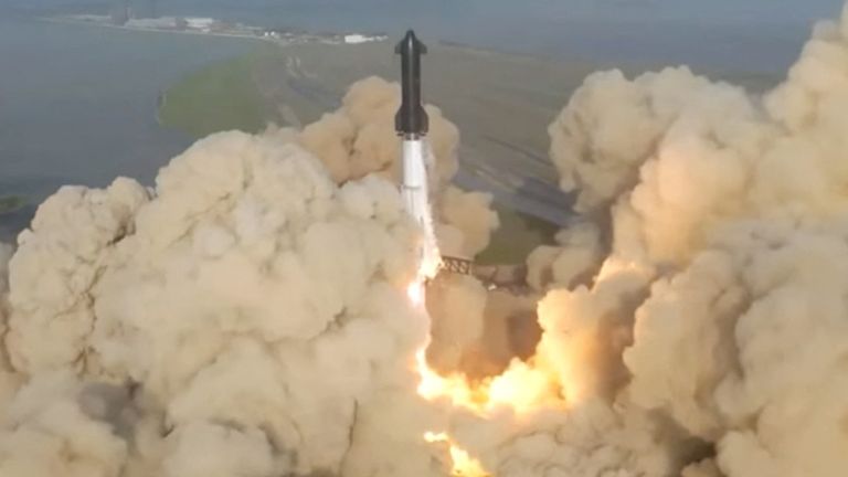 SpaceX&#39;s next-generation Starship spacecraft atop its powerful Super Heavy rocket lifts off from the company&#39;s Boca Chica launchpad on a brief uncrewed test flight near Brownsville, Texas, U.S. April 20, 2023 in a still image from video. SpaceX/Handout via REUTERS. NO RESALES. NO ARCHIVES. THIS IMAGE HAS BEEN SUPPLIED BY A THIRD PARTY.
