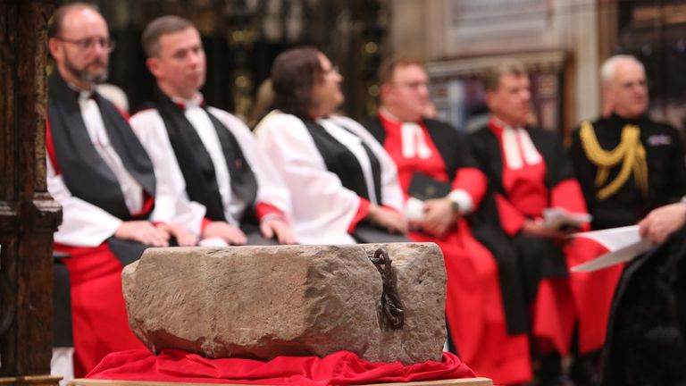 A service has been held to mark the stone&#39;s arrival at Westminster Abbey
