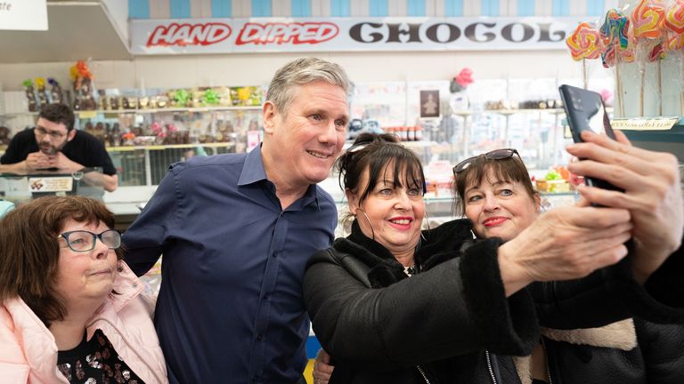 Keir Starmer and shadow chancellor Rachel Reeves during a walkabout in Great Yarmouth