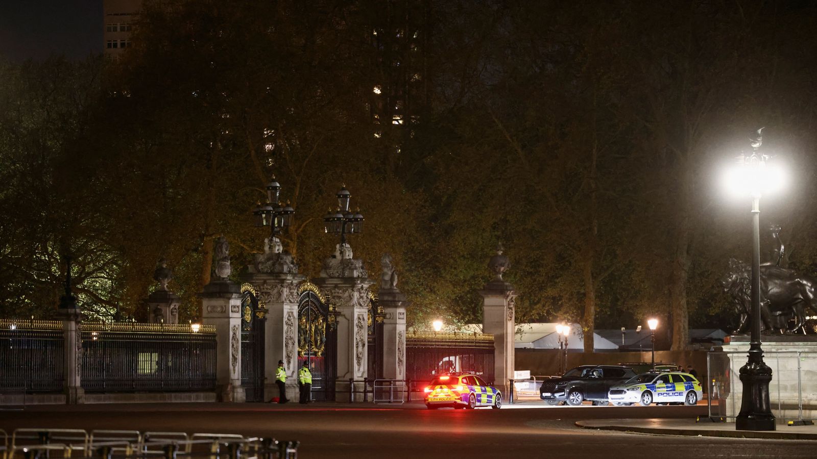Controlled explosion outside Buckingham Palace as man arrested over 'shotgun cartridges' thrown into grounds