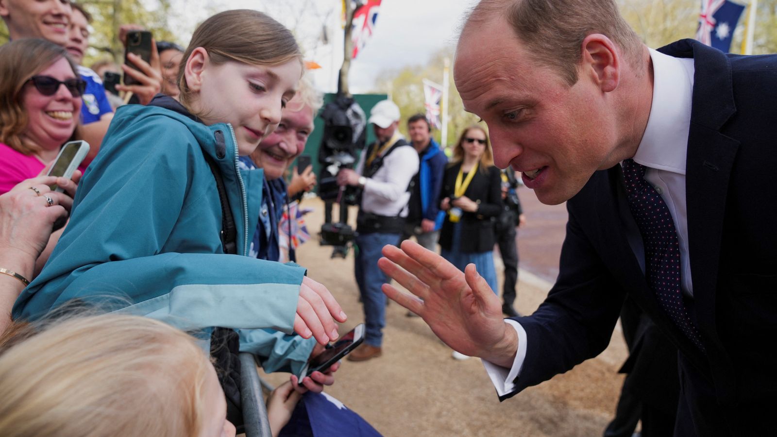 King's coronation: King Charles greeted royal fans along the Mall with ...