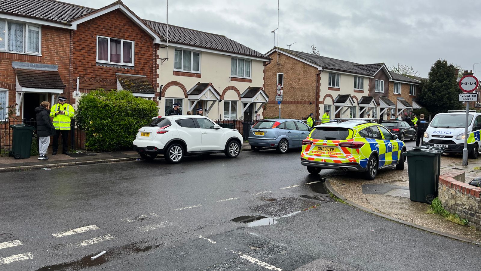 Gunshots heard after police smash into house to free hostage in Kent