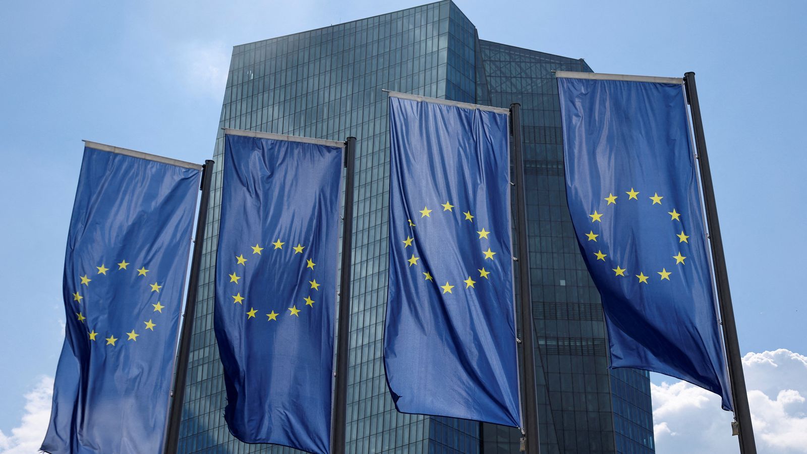 Die Eurozone tritt offiziell in die Rezession ein, nachdem Eurostat die Zahlen revidiert hat |  Wirtschaftsnachrichten