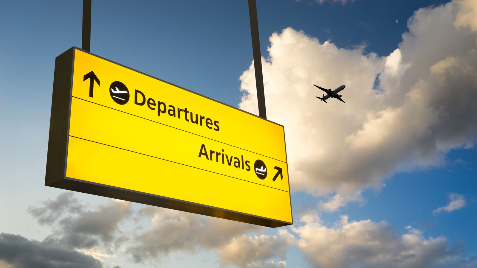 UK's best and worst airports for flight delays revealed - full list