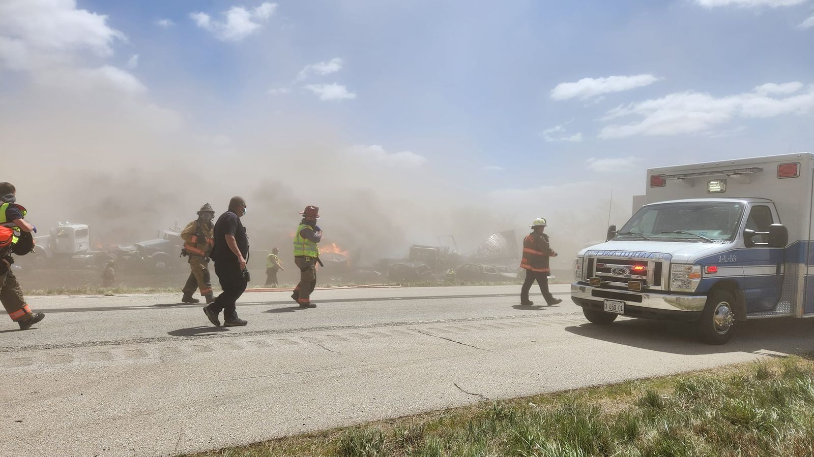 'Multiple fatalities' and dozens wounded in car crashes during dust storm in Illinois