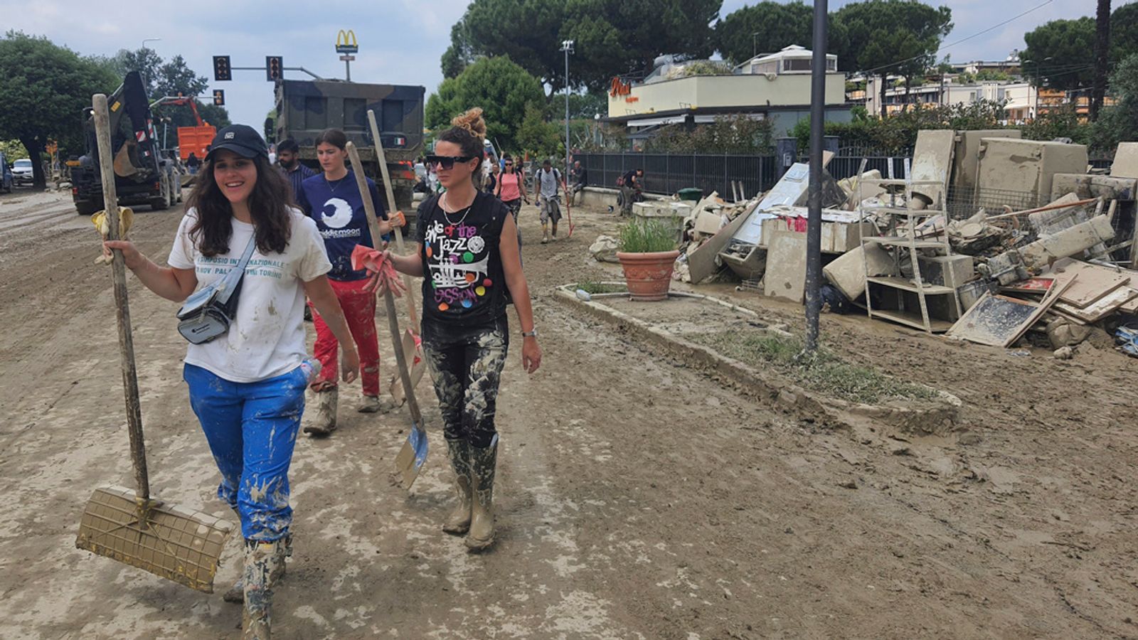 Italian PM Giorgia Meloni visits floods after 36,000 forced from their homes