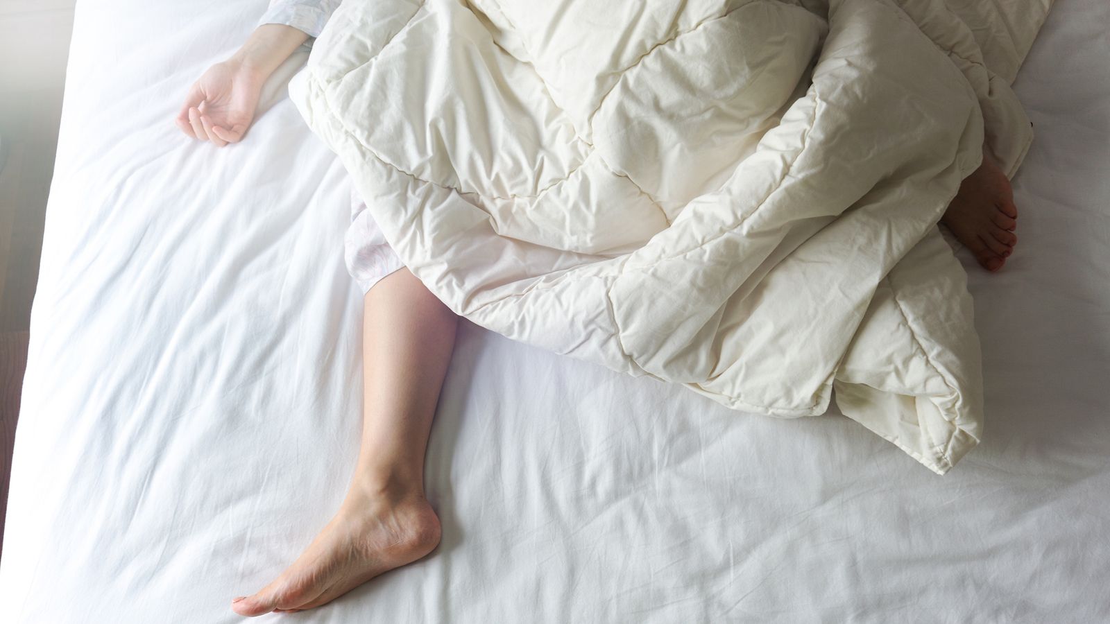 Времето в Обединеното кралство: Проблеми със съня в жегата? 10 съвета за поддържане на хладнокръвие от експерт по съня