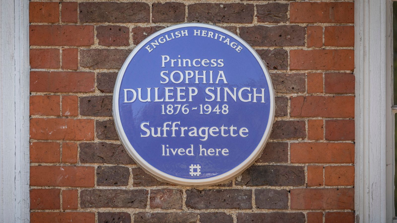 Sophia Duleep Singh: Suffragette Indian princess commemorated with blue plaque
