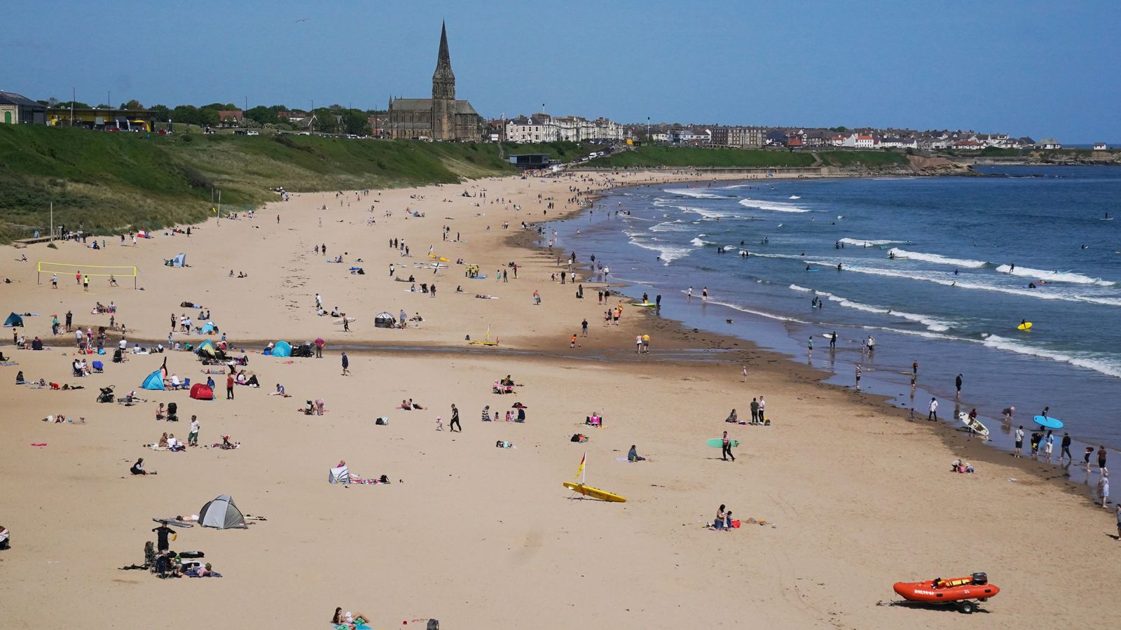 UK weather: Temperatures forecast to cool across parts of country after hottest day of the year so far