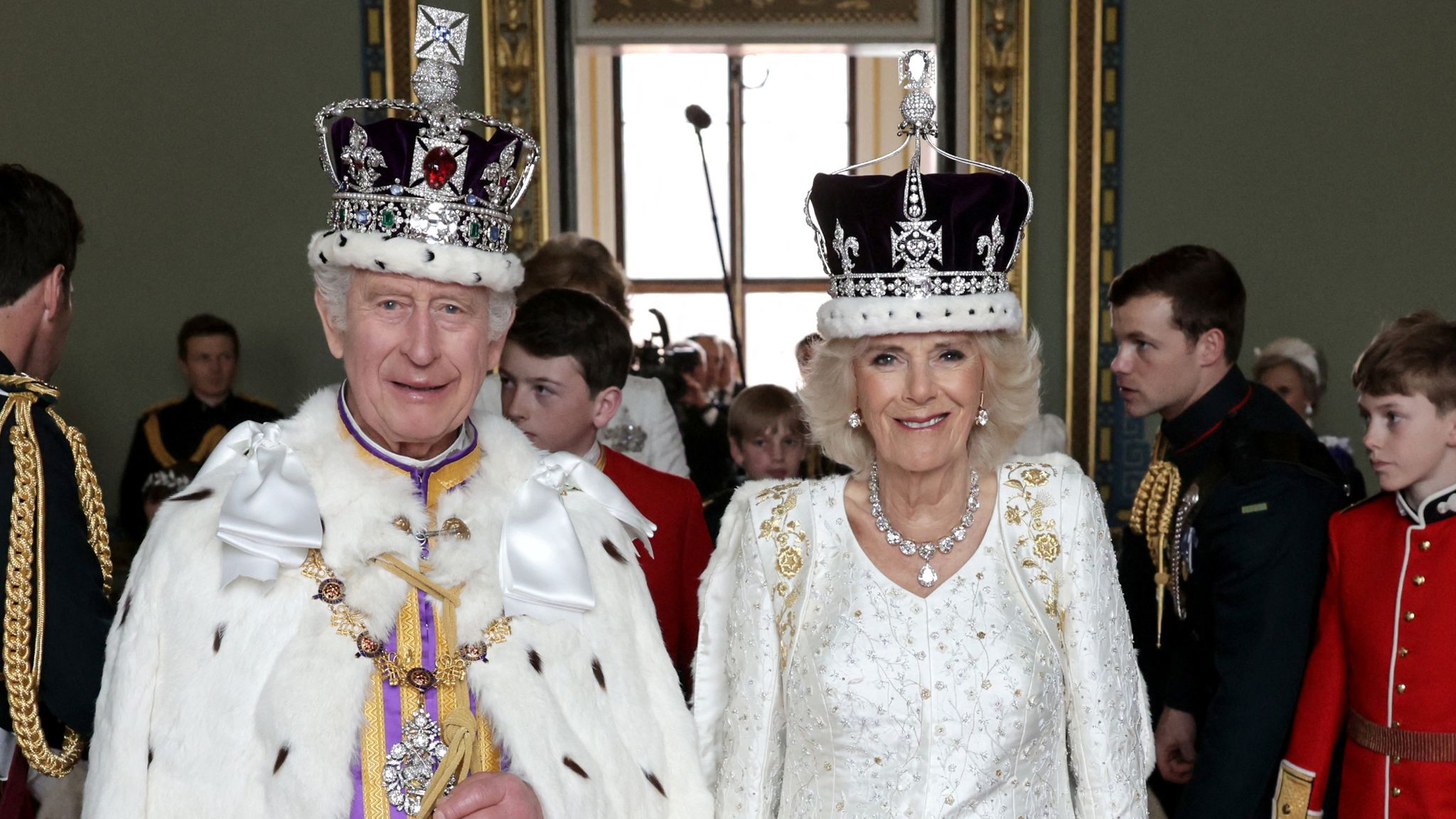 King and queen share 'heartfelt thanks' as official coronation