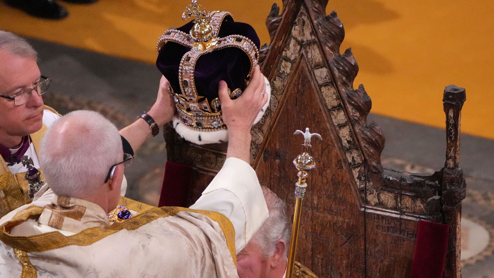 King's coronation: Moments that mirrored Queen Elizabeth II's ceremony ...