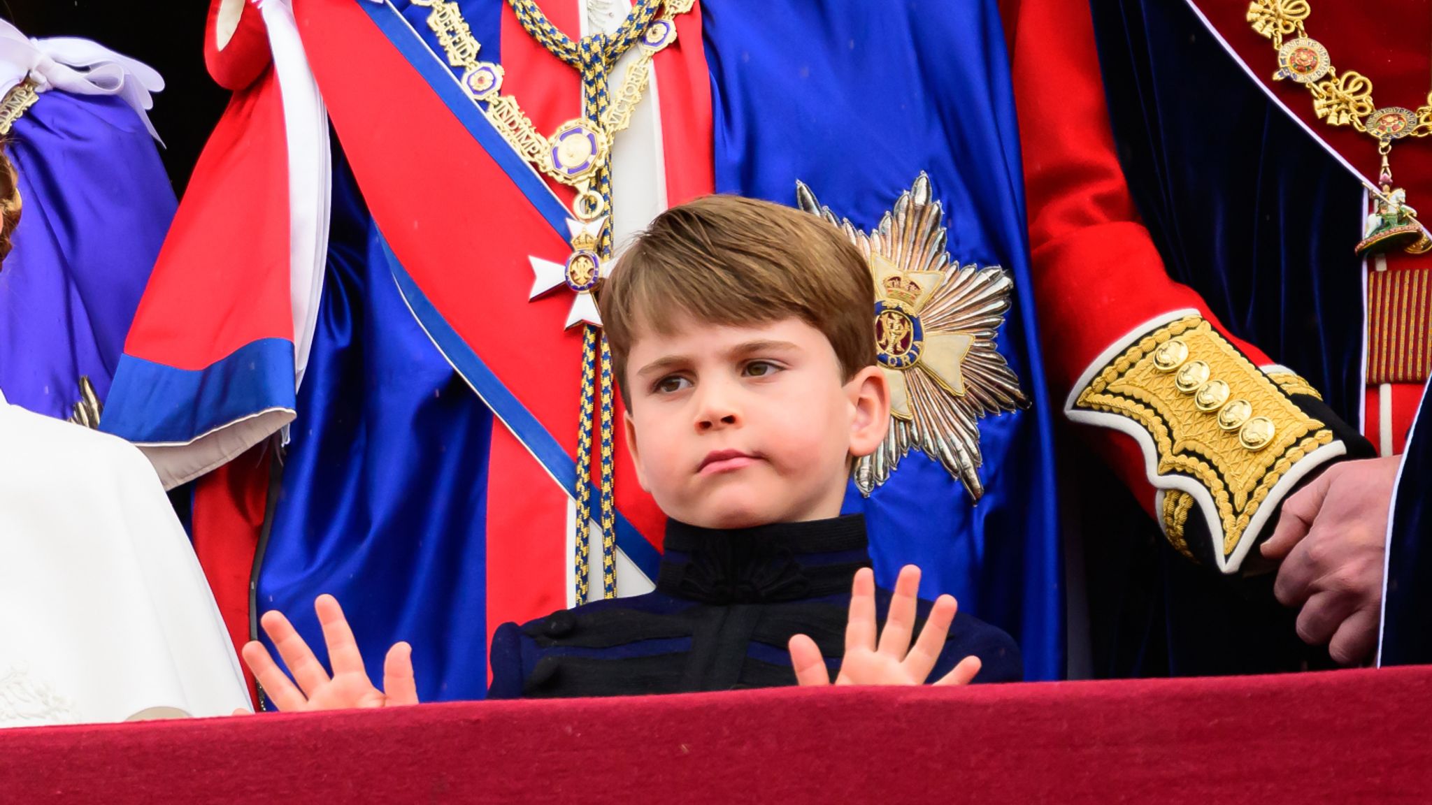 King's coronation: Moments that mirrored Queen Elizabeth II's ceremony ...