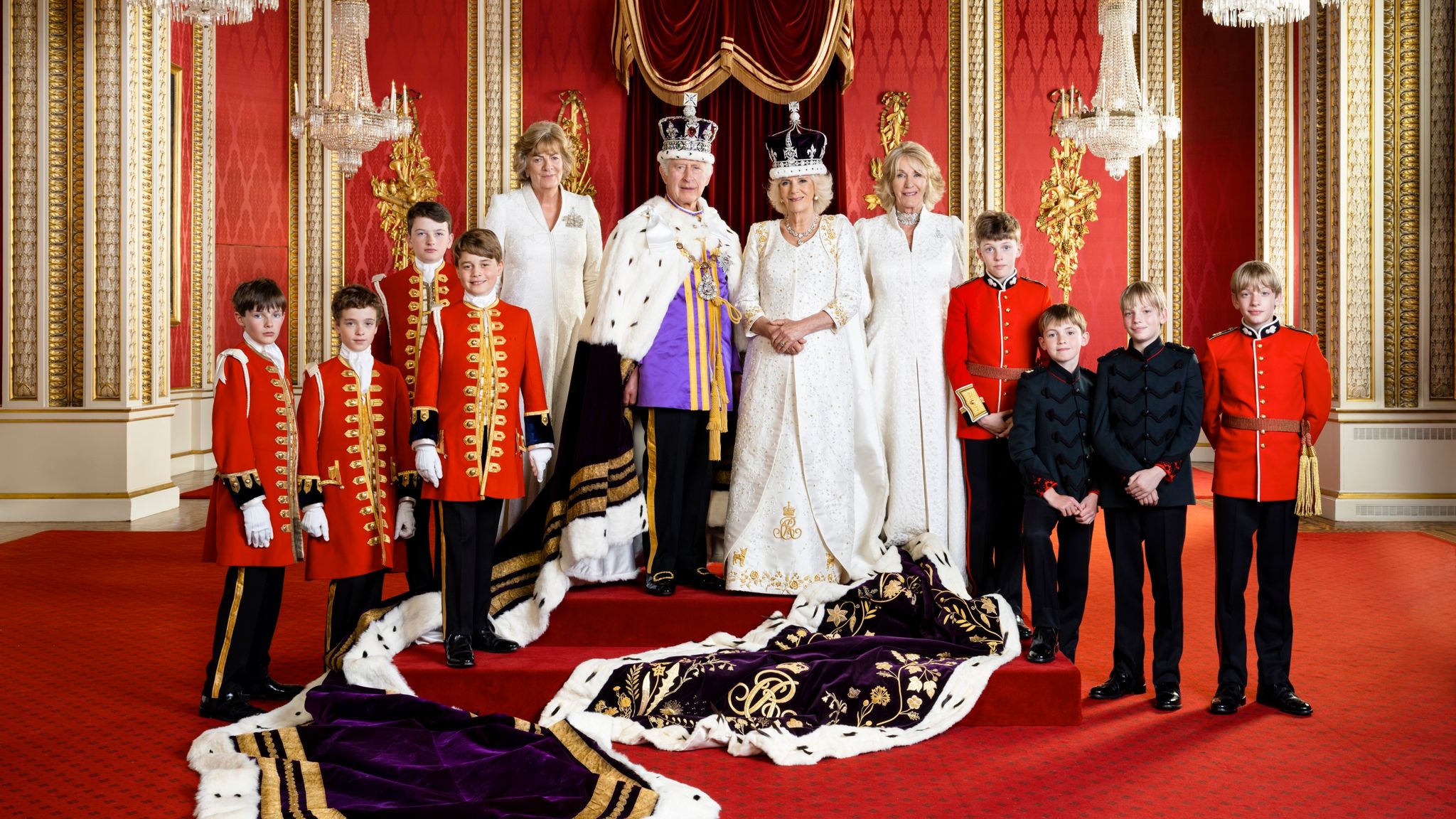 The King and his heirs: Charles pictured with Prince William and Prince ...