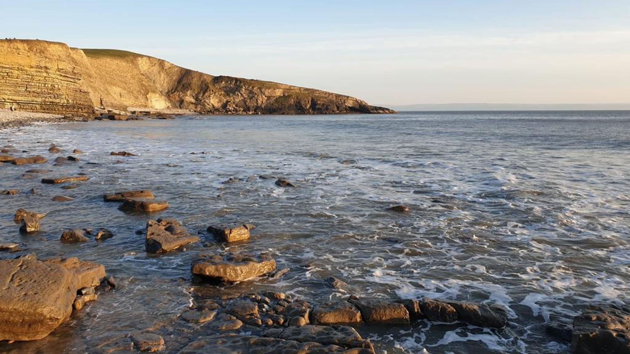 vale-of-glamorgan-southerndown-beach-loses-blue-flag-status-over-state