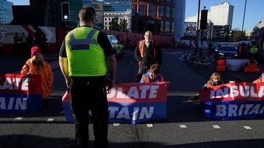 Insulate Britain lock on to roads in Birmingham in 2021