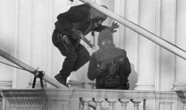 Death of Mel Parry - one of the SAS troops who famously stormed Iranian embassy to end... - Vimarsana News