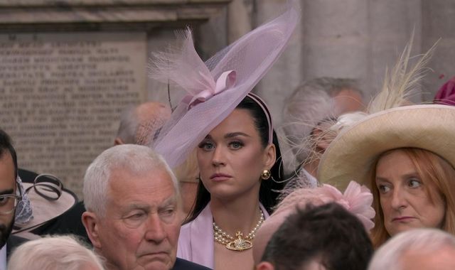 Ant and Dec, Stephen Fry and Dame Judi Dench among celebrities to arrive at King's coronation - Vimarsana News
