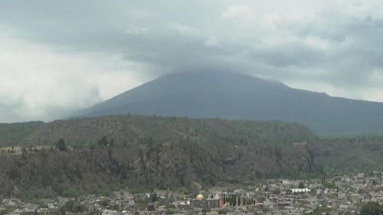 Continued eruptions from Mexico's Popocatepetl volcano have forced schools to close as ash clouds fall in nearby towns.