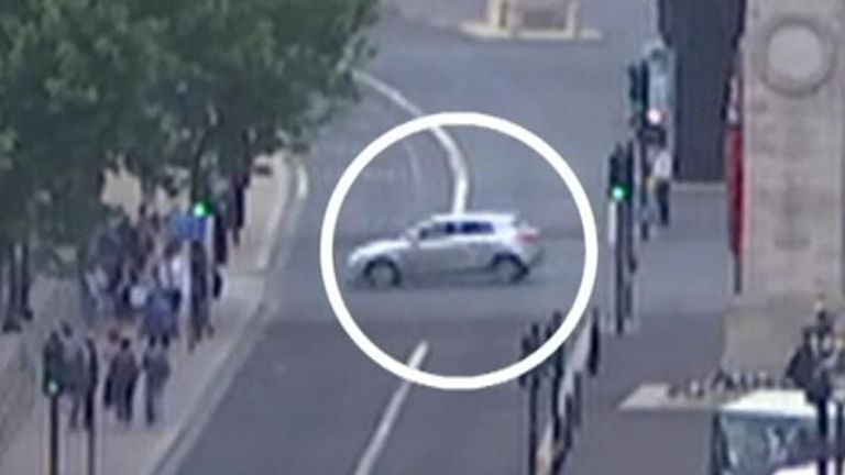 Moment car crashes into Downing Street gates