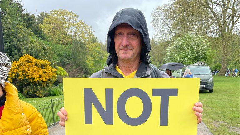 Harvey Woolf, 66, Republic protestor, at the Mall during the coronation of King Charles