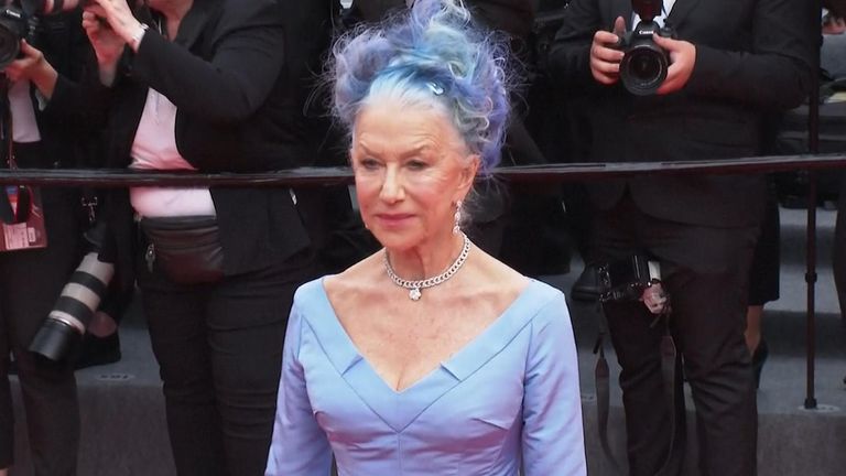 Dame Helen Mirren arrives with blue hair at the Cannes Film Festival 2023