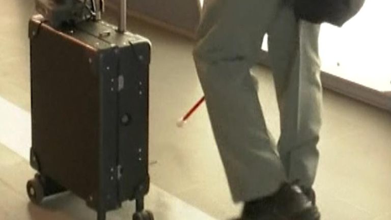 Japanese AI suitcase for the blind