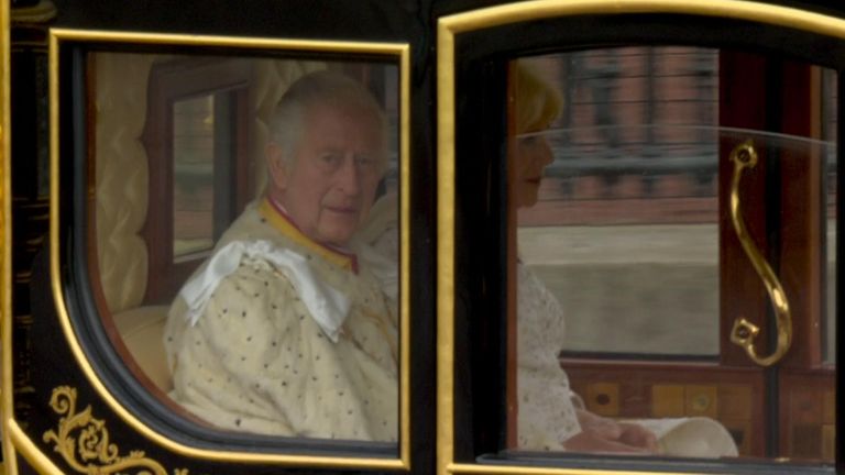 King leaves Buckingham Palace