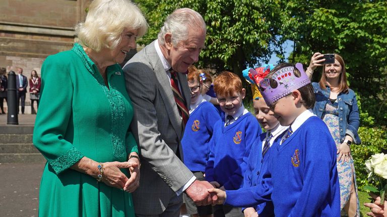 The King and Queen met children in Armagh