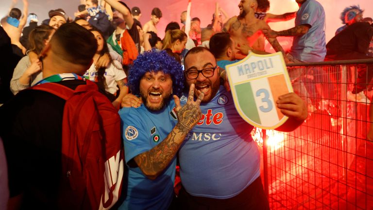 Soccer Football - Serie A - Napoli fans celebrate winning Serie A - Naples, Italy - May 4, 2023 Napoli fans celebrate winning Serie A REUTERS/Ciro De Luca